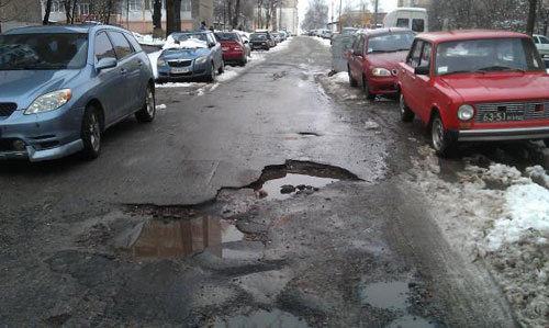 Як їздити по поганих дорогах, щоб не «вбити» машину