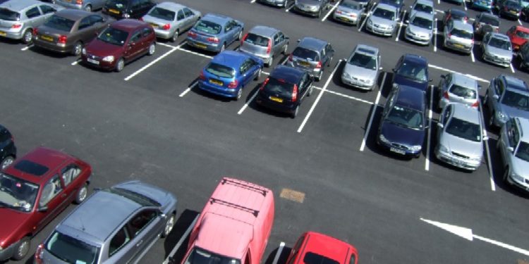 Як правильно зберігати автомобіль без гаража