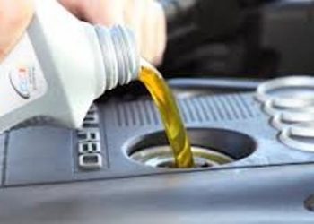 Моторное масло подбирается по двум основным критериям