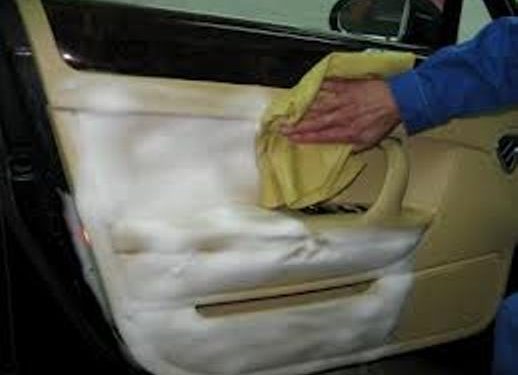 Проводим химчистку салона автомобиля своими руками