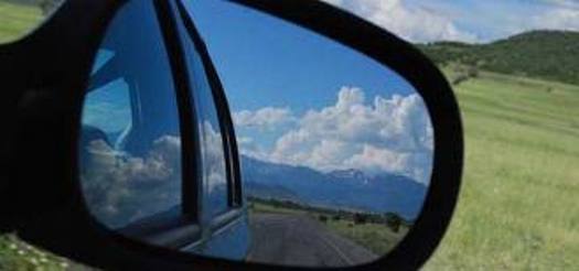 Зеркало заднего вида имеет большое значение для безопасности