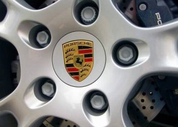 Porsche 911 GTS впервые предстанет перед публикой на автосалоне в Лос-Анджелесе