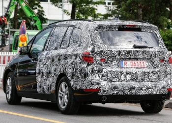 Ожидаемый компактвэн от BMW блеснул частично без камуфляжа