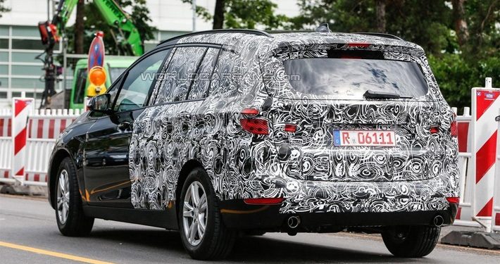 Ожидаемый компактвэн от BMW блеснул частично без камуфляжа