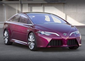 Toyota, не дождавшись открытия ММАС, представила новую Camry