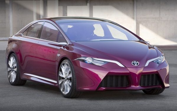 Toyota, не дождавшись открытия ММАС, представила новую Camry