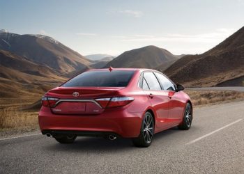 Toyota презентовала свой обновлённый седан Camry