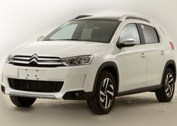 В сети появился первый официальный снимок Citroen C3-XR