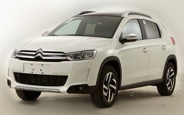 В сети появился первый официальный снимок Citroen C3-XR