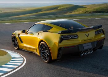 Стала известна стоимость самого мощного Chevrolet Corvette