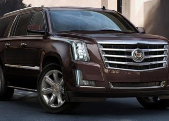 На автосалоне в Москве дебютировал Cadillac Escalade