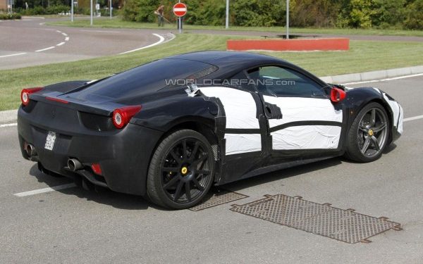 В сети появились первые снимки Ferrari 458 M