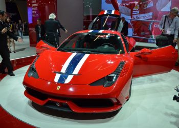 Ferrari готовит свою самую быструю модель с открытым верхом