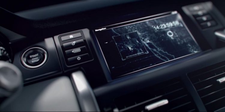 Land Rover впервые показали салон нового премиум-вседорожника Discovery Sport