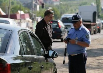 СМИ: киевская милиция будет проверять и обыскивать автомобили