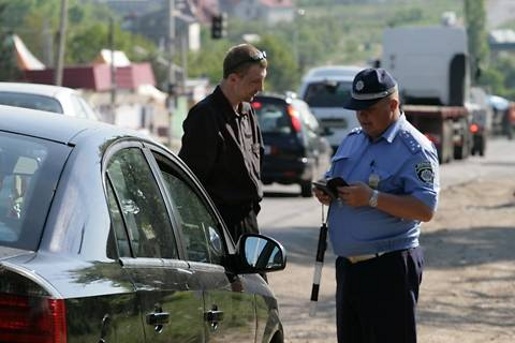 СМИ: киевская милиция будет проверять и обыскивать автомобили