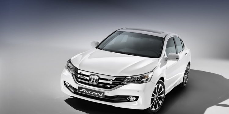 Автомобиль Honda Accord удивил новыми моторами