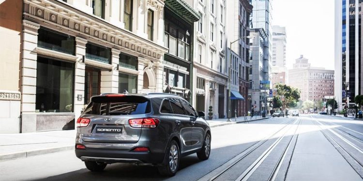 В сети появились снимки полноразмерного Kia Sorento