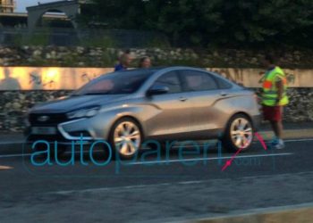 Фотошпионам впервые удалось поймать LADA Vesta без камуфляжа
