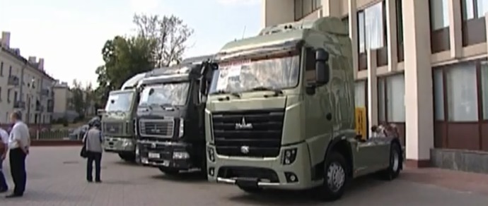 В честь юбилея МАЗ представил новую модель тягача