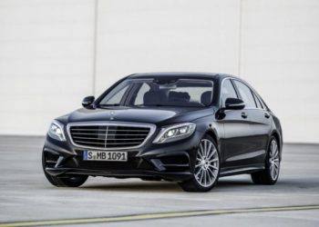 В Mercedes начали работать над управлением жестами