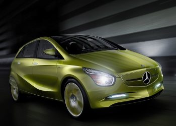 В Mercedes задумались о выпуске конкурента BMW i3