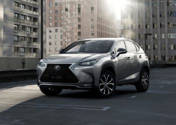 В Lexus рассекретили цены на кроссовер NX