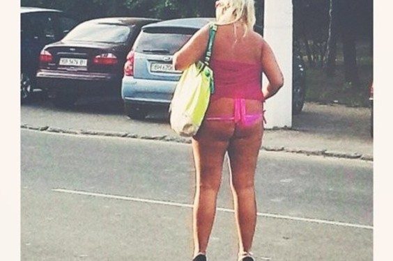 Новая героиня соцсетей – одесситка в стрингах
