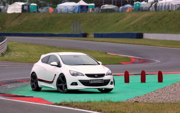 Специалисты Irmscher доработали Opel Astra GTC