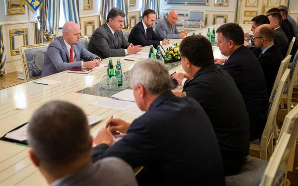 Петр Порошенко рассказал об изменении тактики действий в АТО