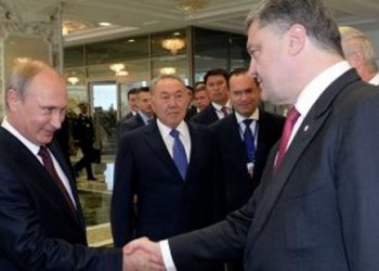 Петр Порошенко завершил встречу с Владимиром Путиным в Минске