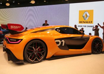 Новый гоночный Renault поразил Московский автосалон своим мотором