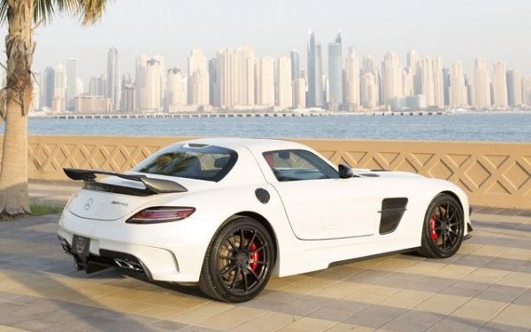 Тюнеры Royal Customs разработали спецверсию Mercedes SLS