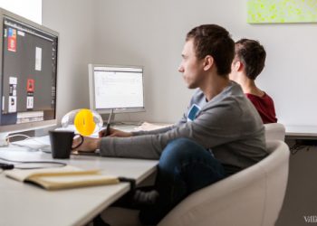 Фитнес-тренеры нашли 5 эффективных упражнений для офисных работников