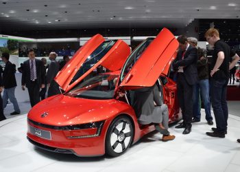 Гибрид Volkswagen XL1 станет четырёхместным