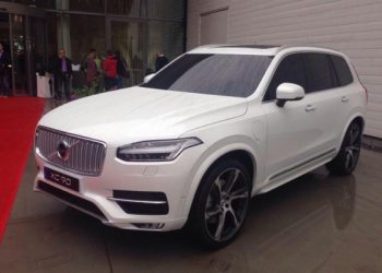 В Volvo полностью рассекретили кроссовер XC90