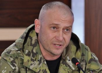 Дмитрий Ярош уверен в необходимости введения военного положения