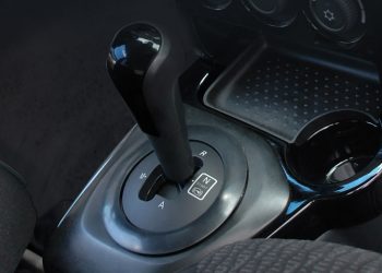 Выяснилось, когда на рынке появится Lada Priora с «роботом»