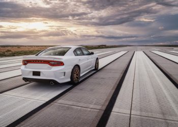 Dodge продемонстрировал своего монстра – Charger SRT Hellcat