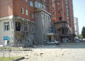 В Донецке начался артобстрел, людей просят покинуть улицы