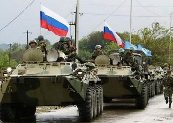 В Луганскую область зашла большая колонна российской бронетехники