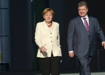 Порошенко с Меркель обсудили роспуск парламента