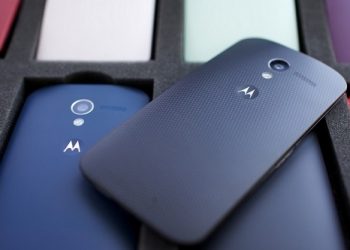 Интернетом распространяются фотографии нового флагмана от Motorola