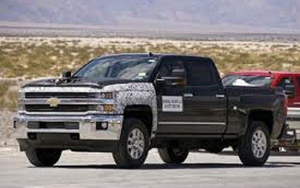 Chevrolet начал тестировать новый двигатель для своего пикапа Silverado Heavy Duty