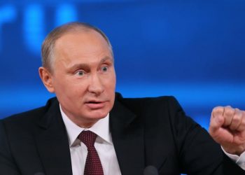 Путин сделал Януковича, Азарова и Пшонку гражданами России