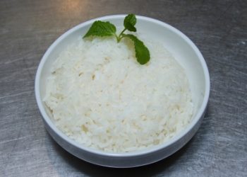 В Индии стартовал Rice Bucket Challenge: «рисовый» флешмоб