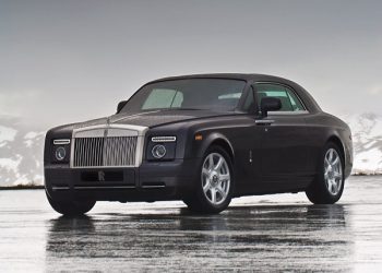Гибрид Phantom от Rolls-Royce был замечен фотошпионами