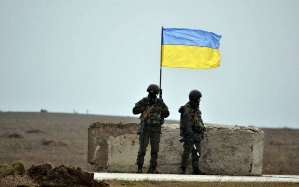 Россия направляет на границу с Украиной военных запаса