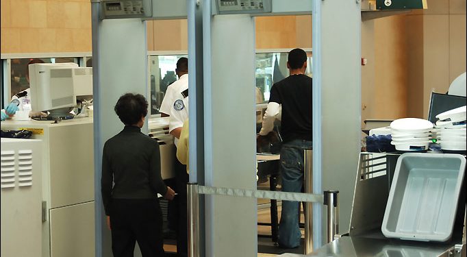 Эксперты обнаружили критическую уязвимость в сканерах аэропортов США
