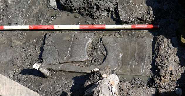 Археологи нашли 2000-летний стульчик